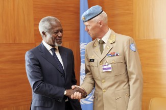 The United Nations and Arab League Joint Special Envoy for Syria, Mr. Kofi Annan meeting Major-General Robert Mood of Norway.