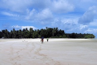 Tuvalu - Sandy Funafala - source tuvaluislands.com