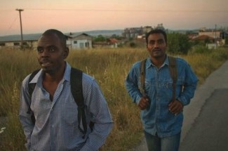 greece-migrants-road-bradley-secker-310