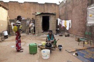 Mali family displaced - UNHCR