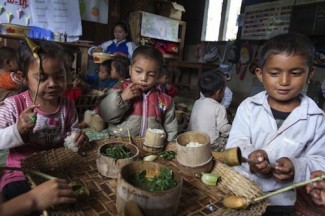 Children Laos - World Bank